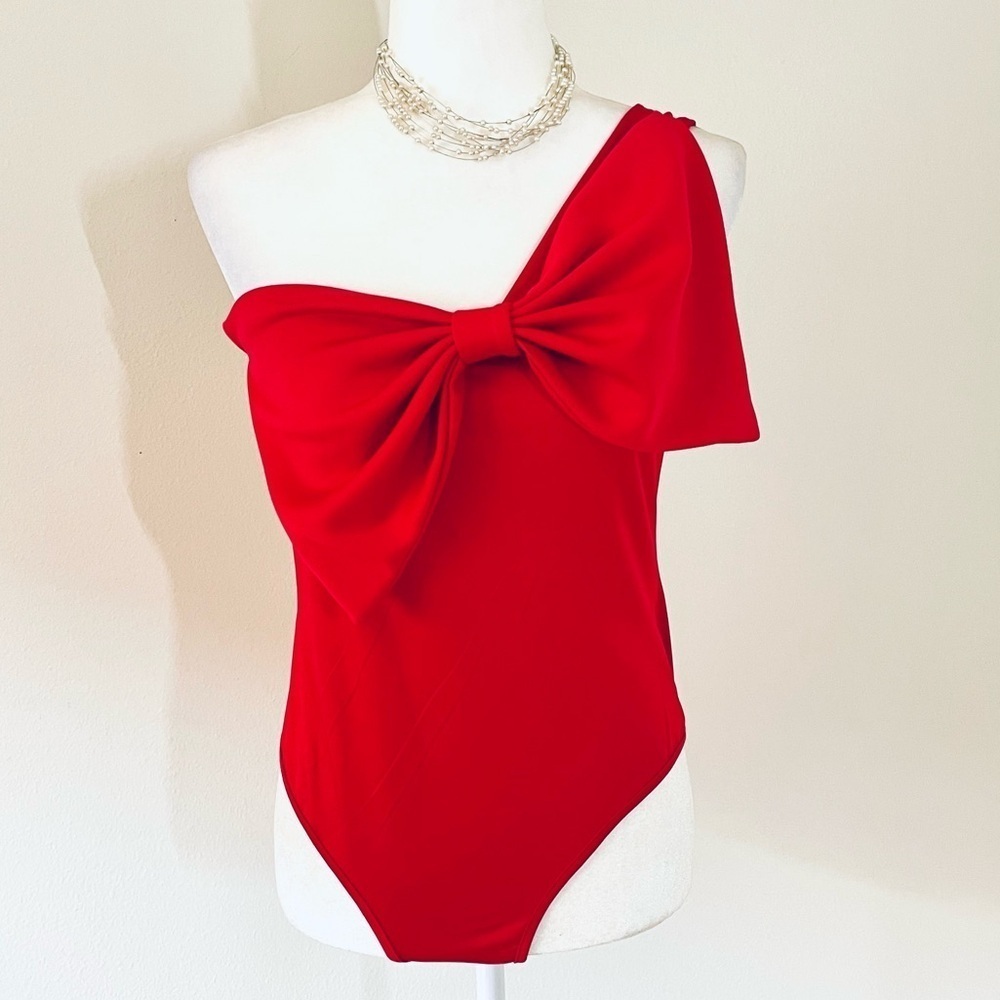 ❤️ Sexy & Chic Red One-Shoulder Bow Front Bodysuit – Size L 💃✨ - Picture 3 of 12